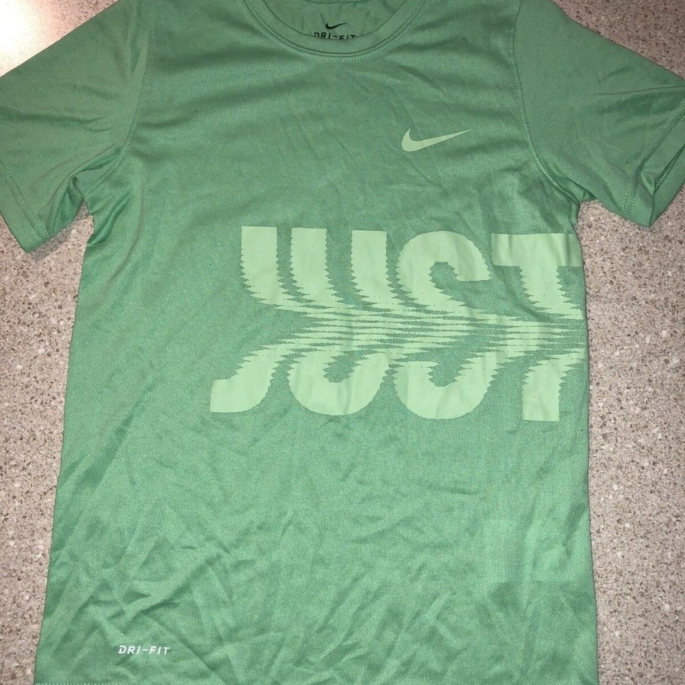 Nike Girls Small  Stretched Out Just do It Shirt